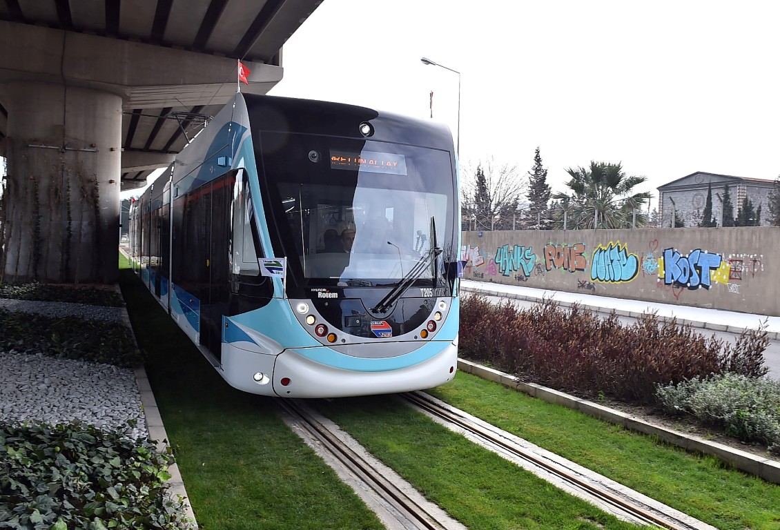 Konak Tramvayı'nda test sürüşü başladı