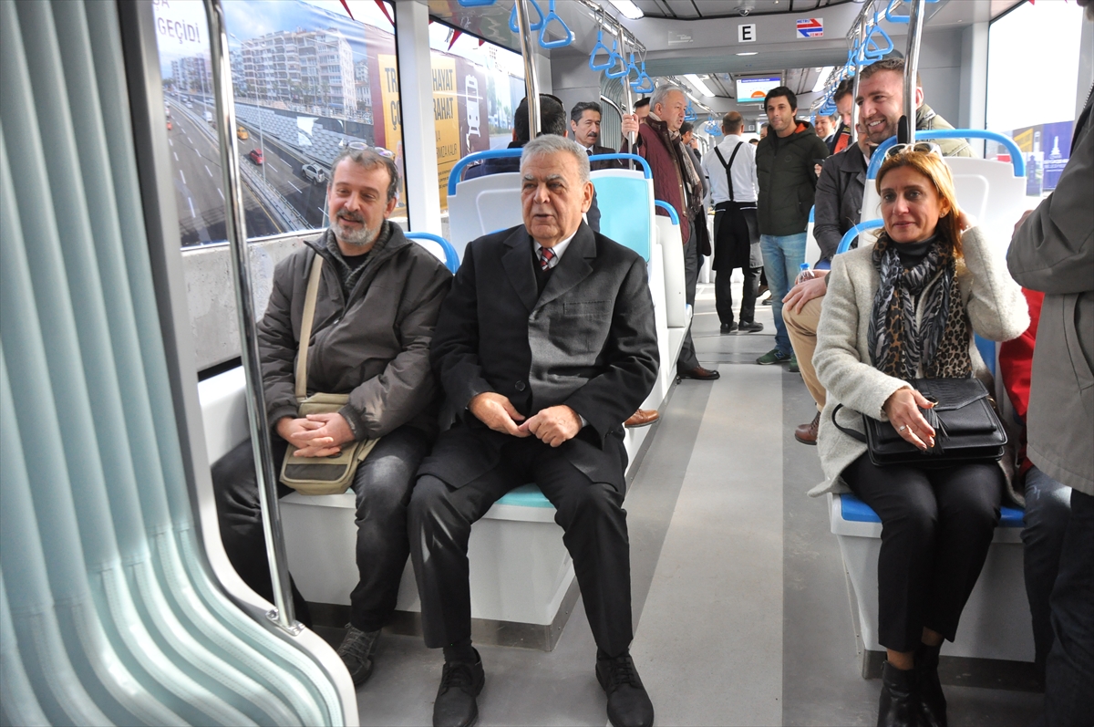 Konak Tramvayı'nda test sürüşü başladı