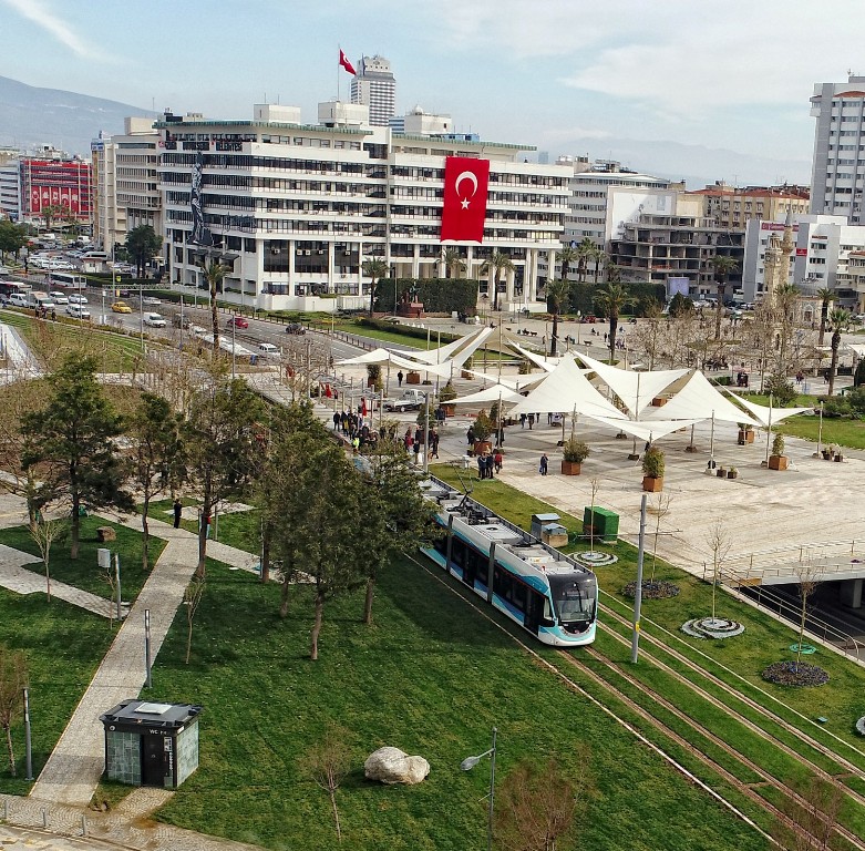Konak Tramvayı'nda test sürüşü başladı