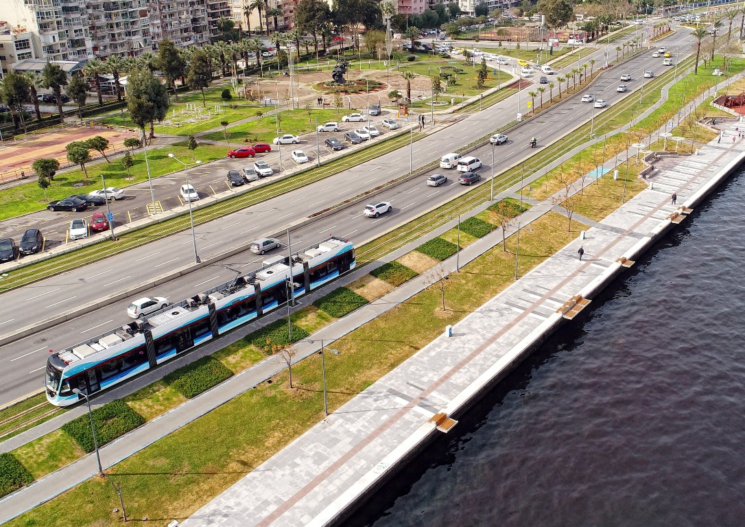 Konak Tramvayı'nda test sürüşü başladı