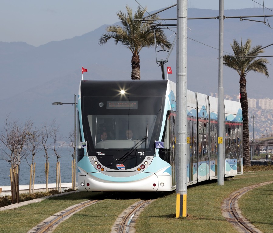 Konak Tramvayı'nda test sürüşü başladı