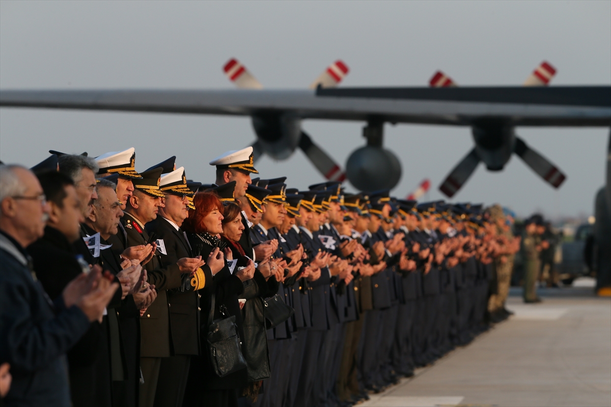 Şehit pilotlar memleketlerine uğurlandı