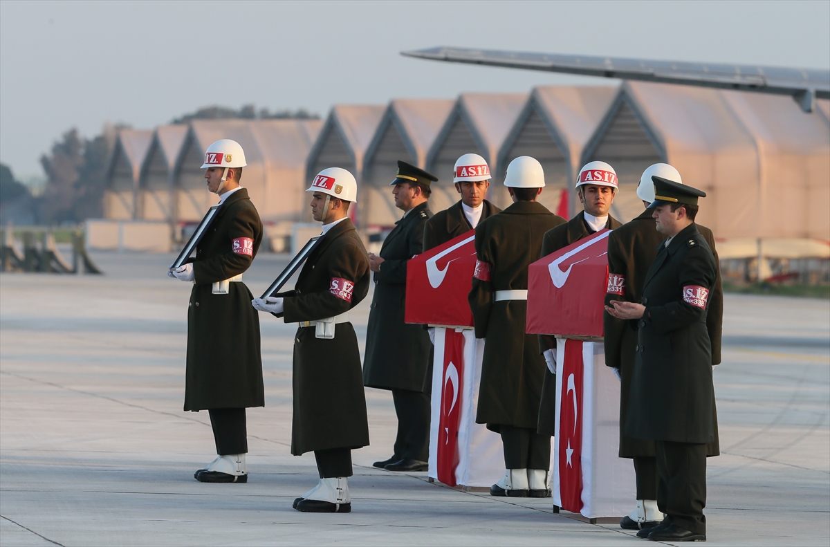 Şehit pilotlar memleketlerine uğurlandı