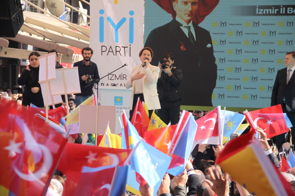 İYİ Parti İzmir'de Akşener heyecanı