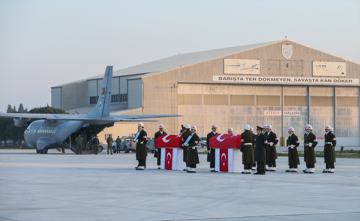 Şehit pilotlar memleketlerine uğurlandı