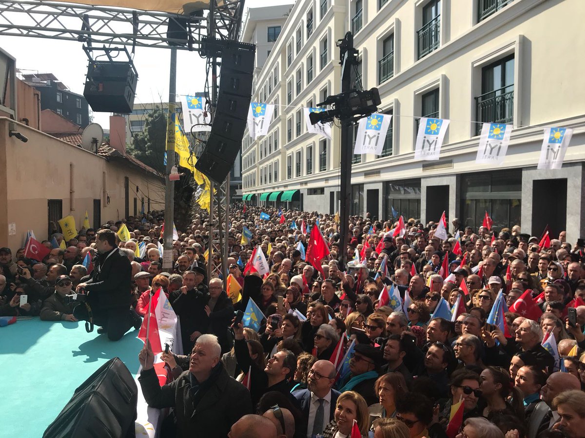 İYİ Parti İzmir'de Akşener heyecanı