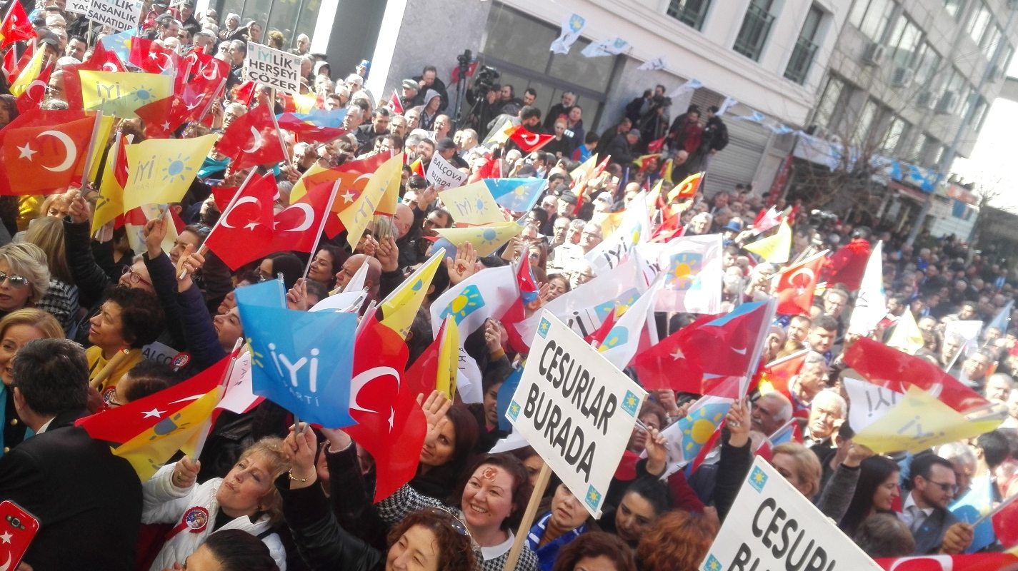İYİ Parti İzmir'de Akşener heyecanı