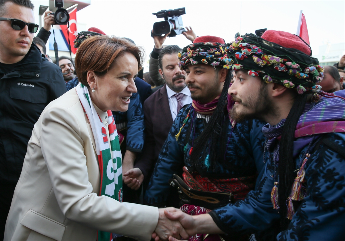 İYİ Parti İzmir'de Akşener heyecanı