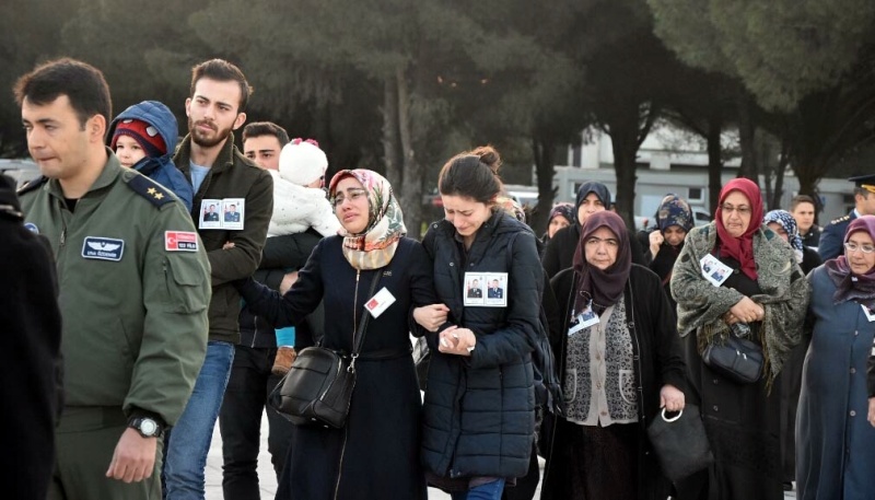 Şehit pilotlar memleketlerine uğurlandı