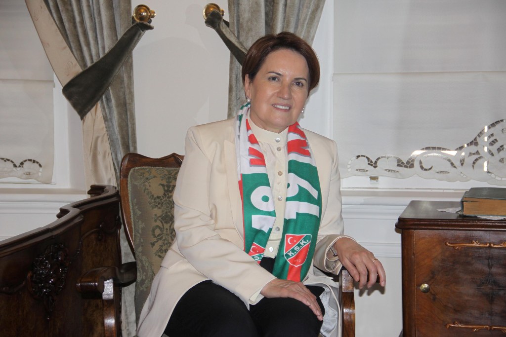 İYİ Parti İzmir'de Akşener heyecanı