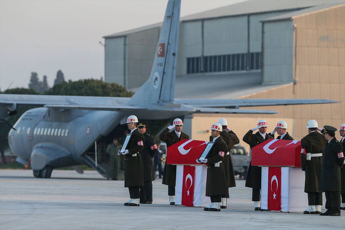 Şehit pilotlar memleketlerine uğurlandı