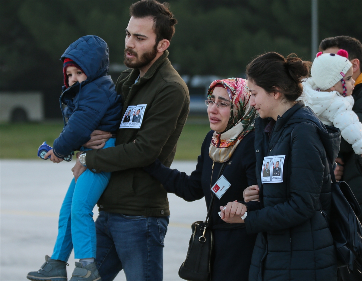 Şehit pilotlar memleketlerine uğurlandı