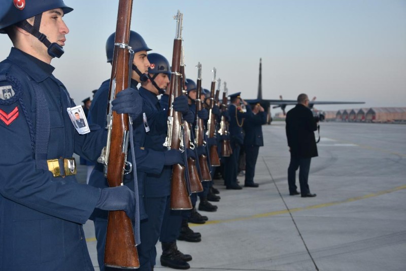 Şehit pilotlar memleketlerine uğurlandı