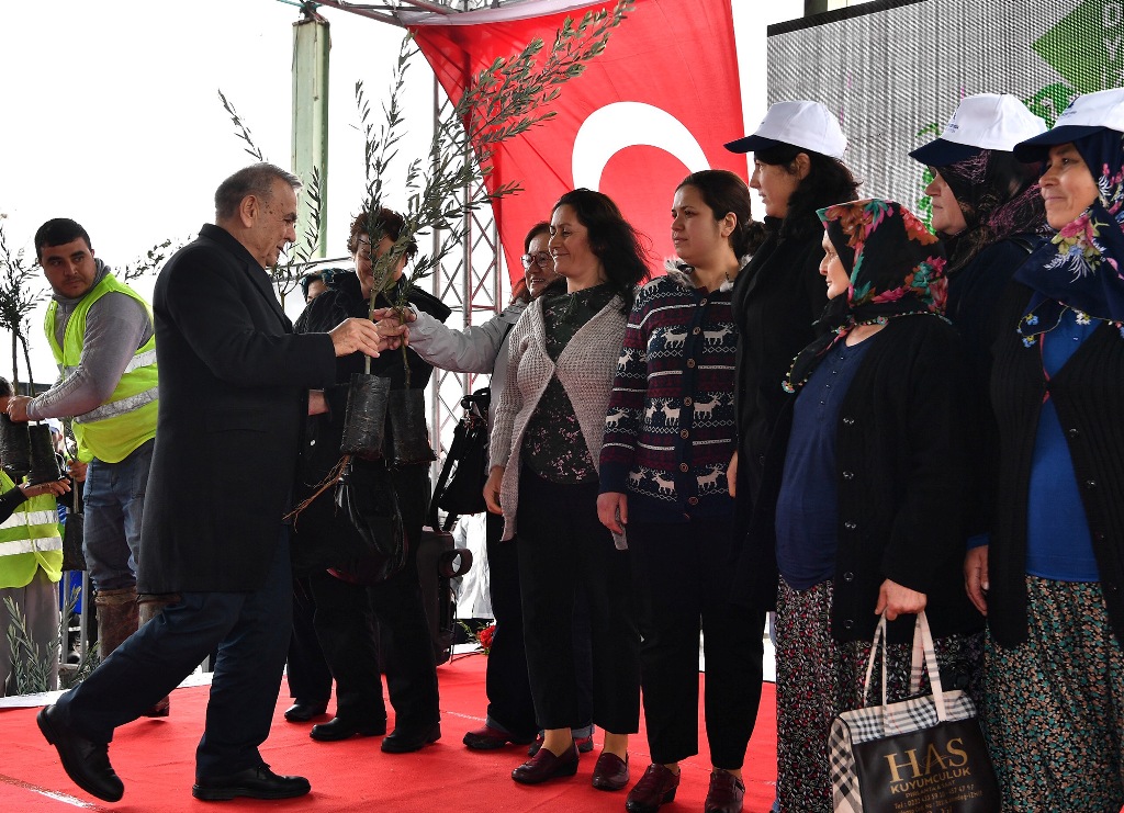 Büyükşehirden geleceğe 3.5 milyon fidan