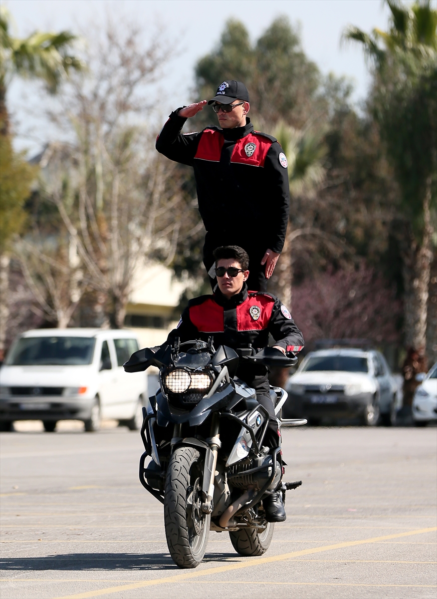 İzmir'de motosikletli polis timlerine taze kan