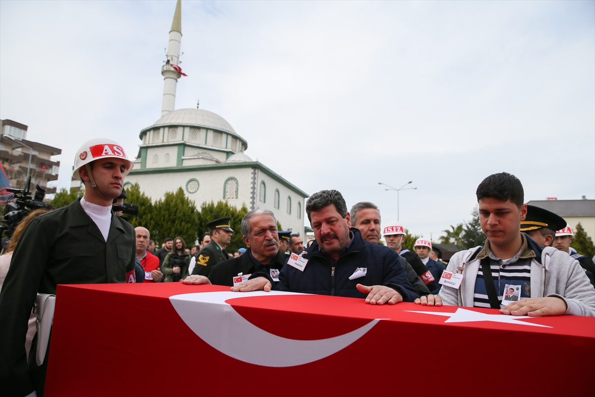 İzmir şehidini uğurladı
