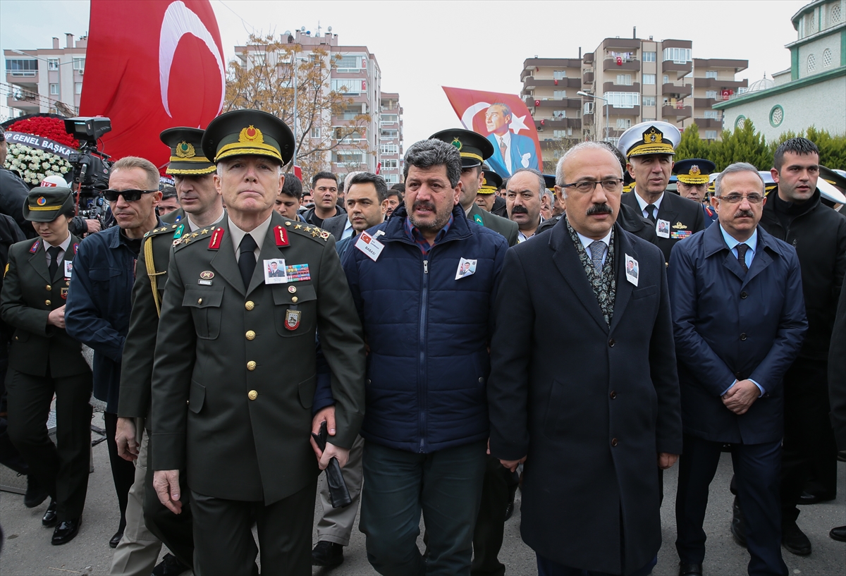 İzmir şehidini uğurladı