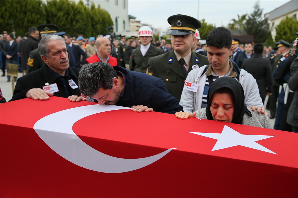 İzmir şehidini uğurladı