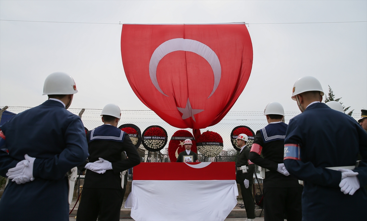 İzmir şehidini uğurladı