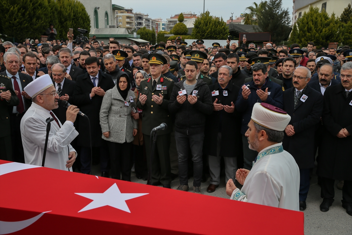 İzmir şehidini uğurladı