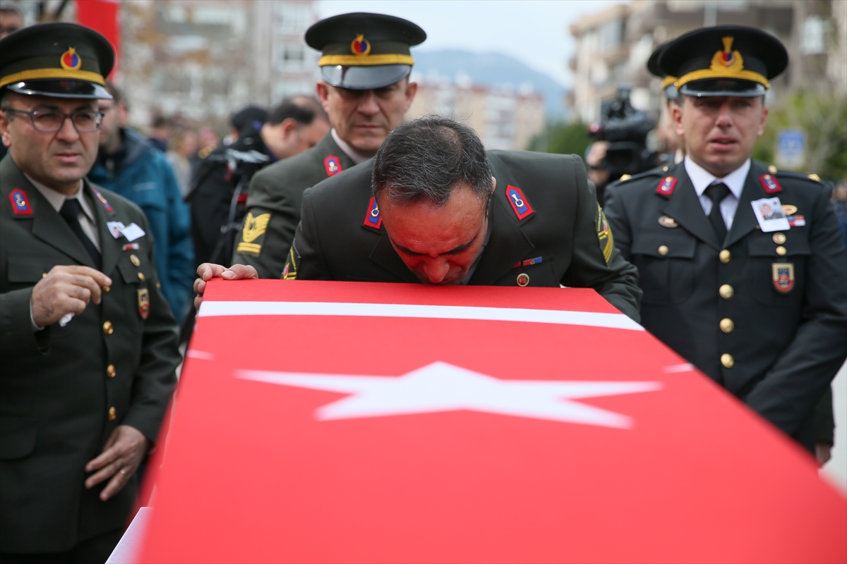 İzmir şehidini uğurladı