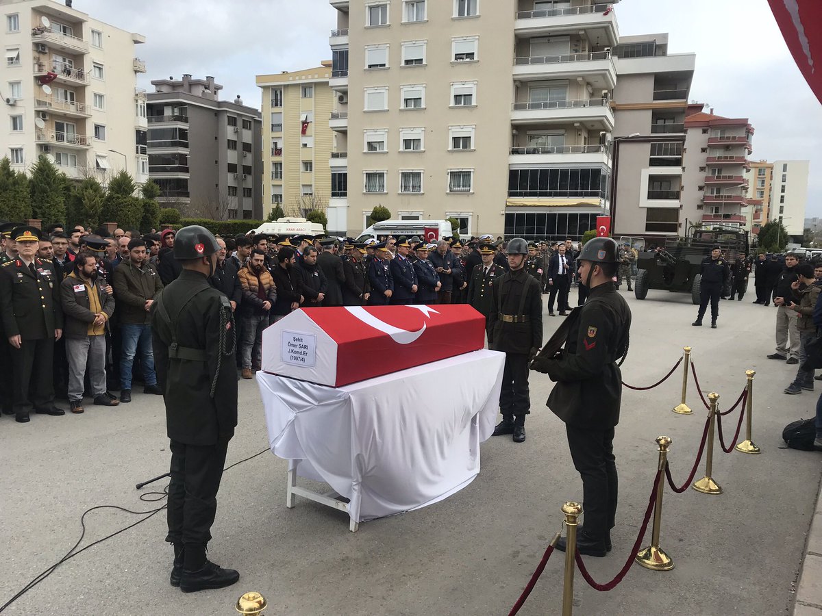 İzmir şehidini son yolculuğuna uğurladı