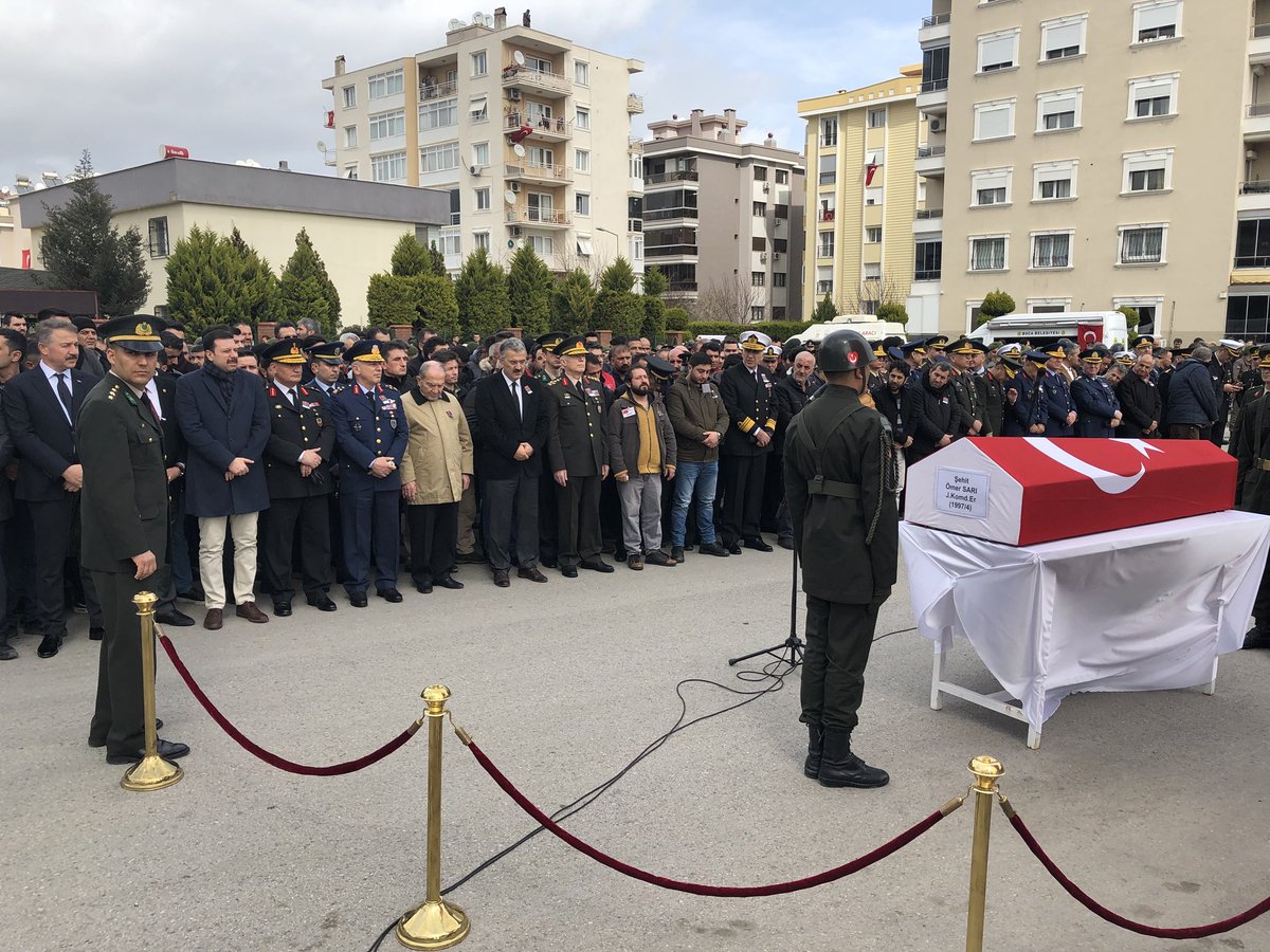 İzmir şehidini son yolculuğuna uğurladı