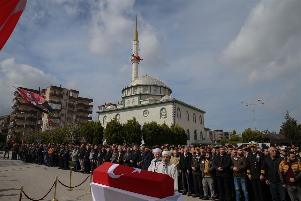 İzmir şehidini son yolculuğuna uğurladı