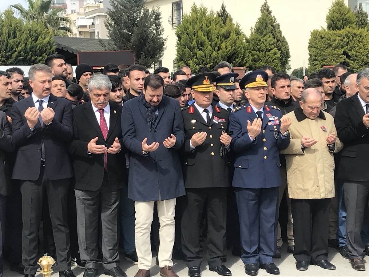İzmir şehidini son yolculuğuna uğurladı