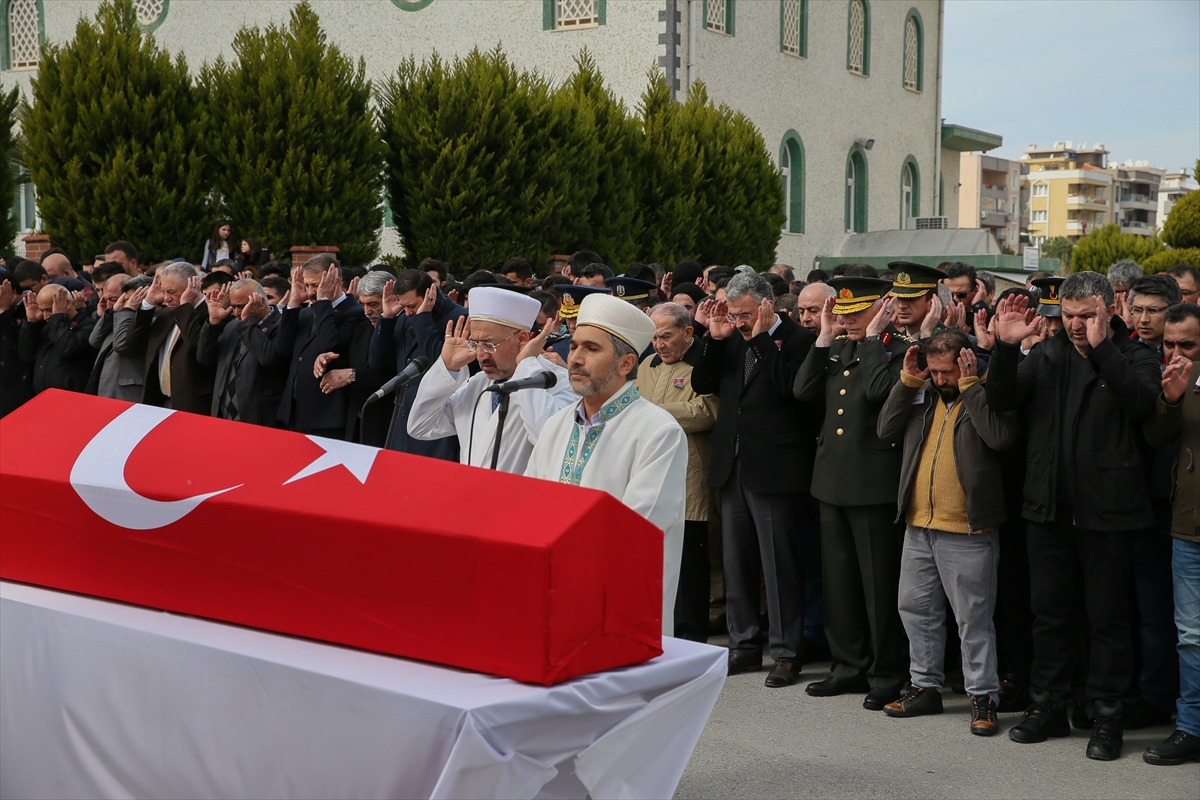 İzmir şehidini son yolculuğuna uğurladı