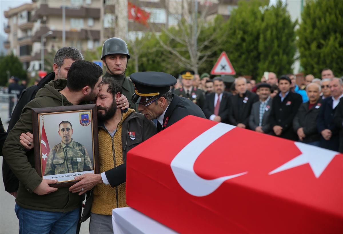 İzmir şehidini son yolculuğuna uğurladı