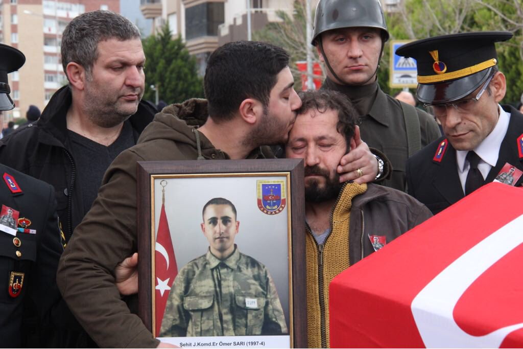 İzmir şehidini son yolculuğuna uğurladı