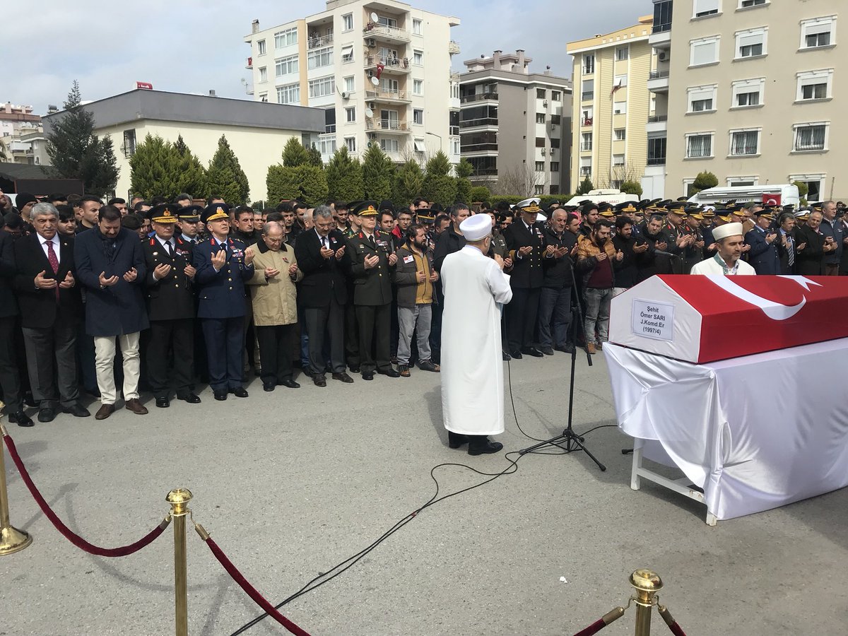 İzmir şehidini son yolculuğuna uğurladı