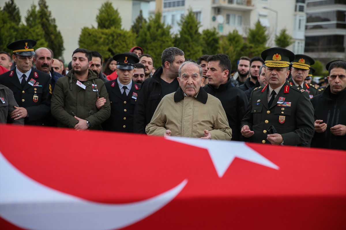 İzmir şehidini son yolculuğuna uğurladı