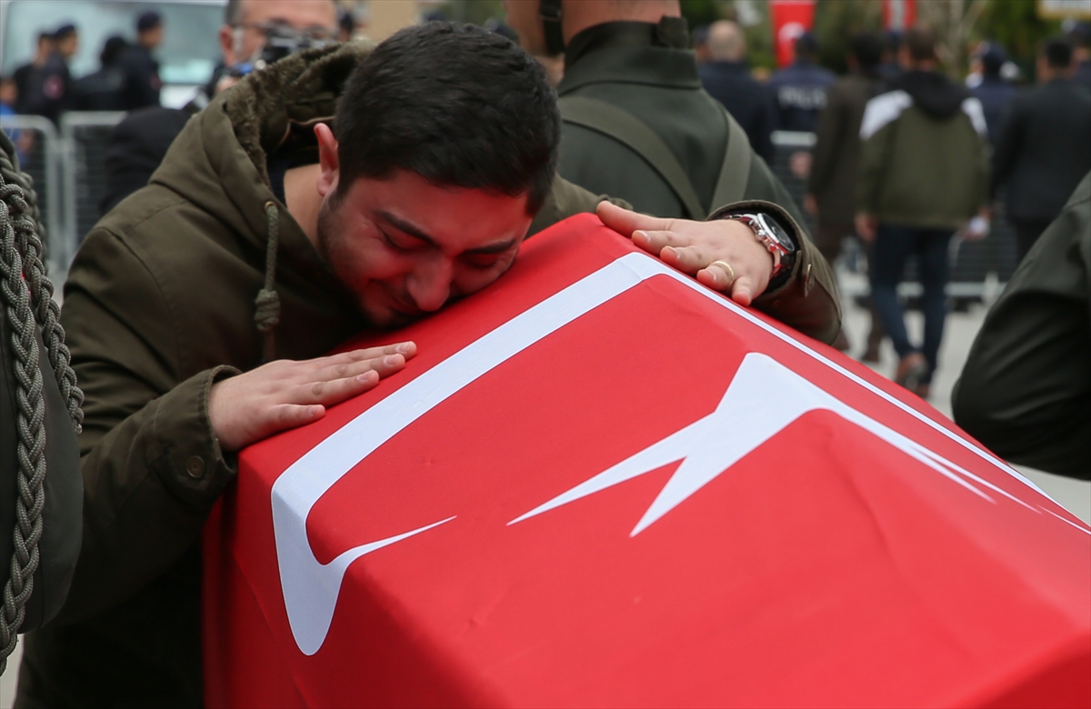 İzmir şehidini son yolculuğuna uğurladı