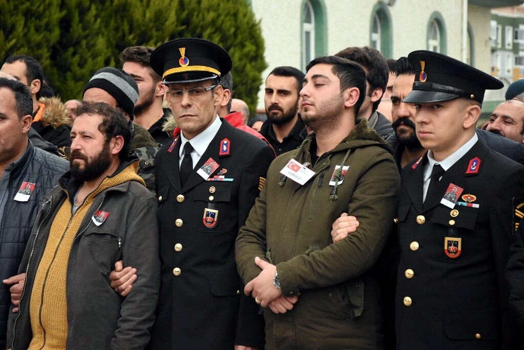 İzmir şehidini son yolculuğuna uğurladı