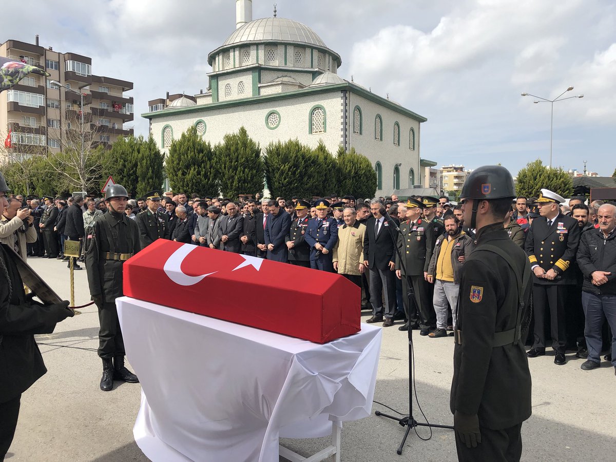 İzmir şehidini son yolculuğuna uğurladı