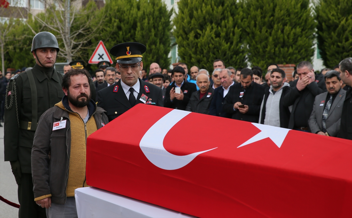 İzmir şehidini son yolculuğuna uğurladı