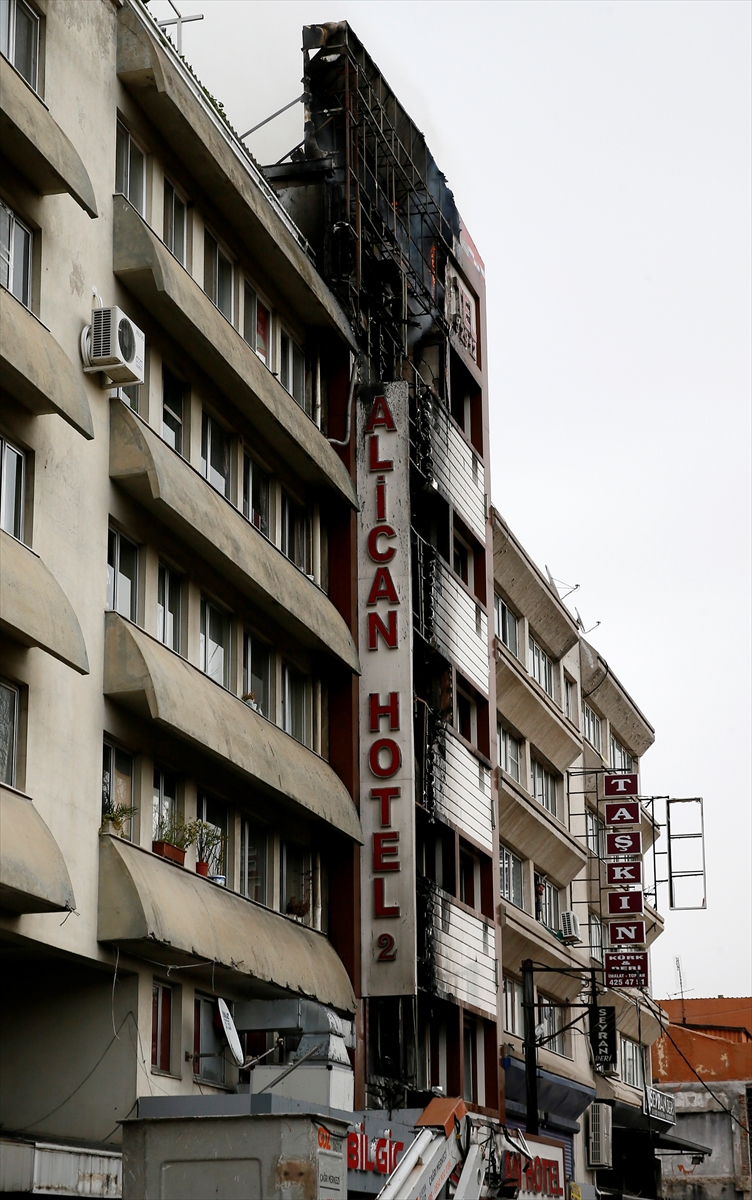 Otelde yangın dehşeti