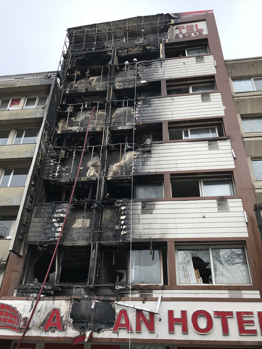 Otelde yangın dehşeti