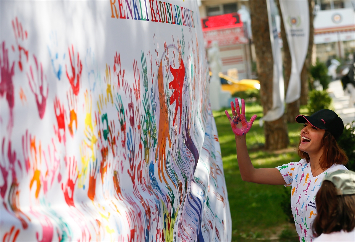 İzmir'de 'Renkli Kadınlar Koşusu'