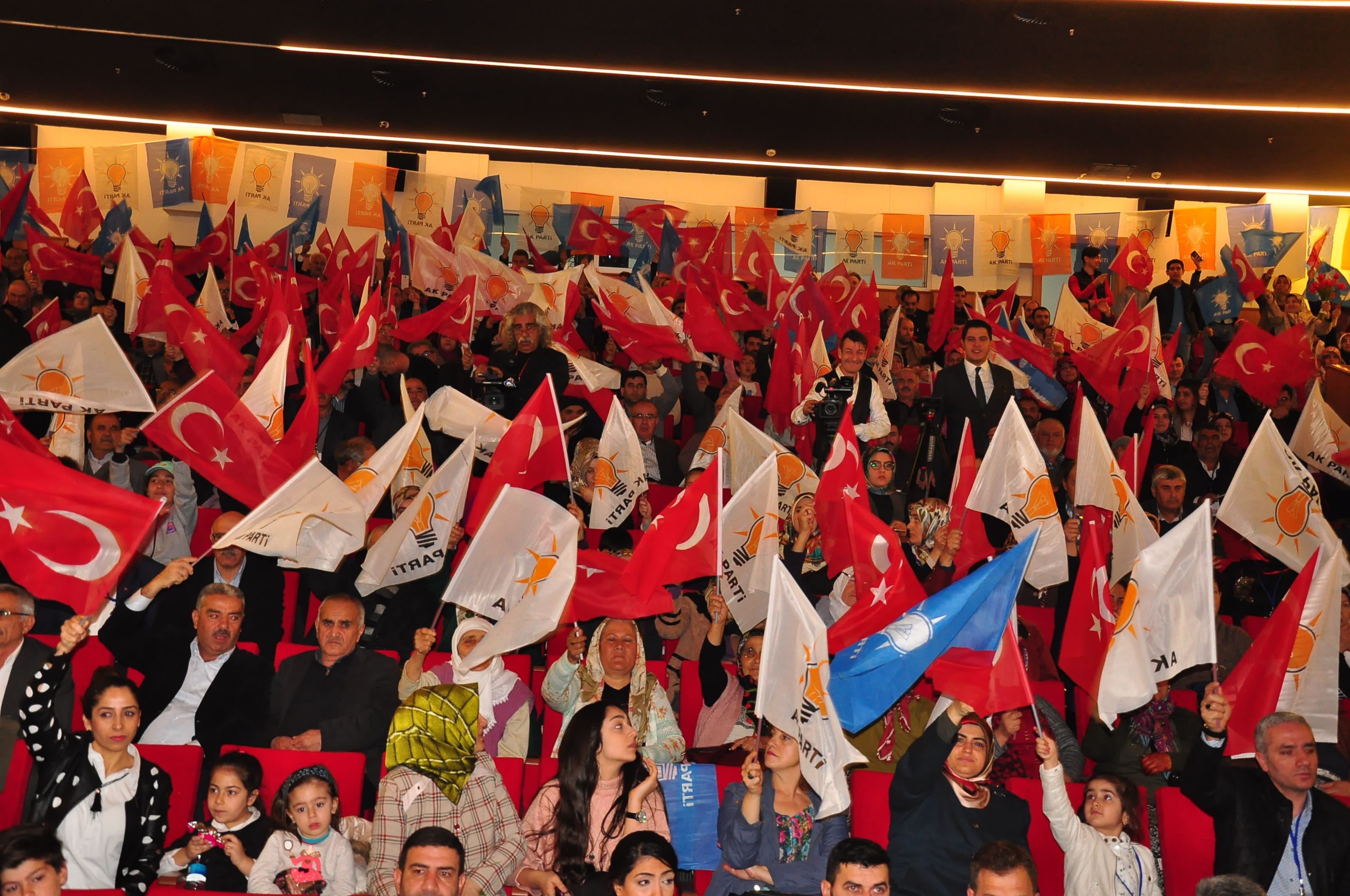 AK Parti Kemalpaşa İlçe kongresi