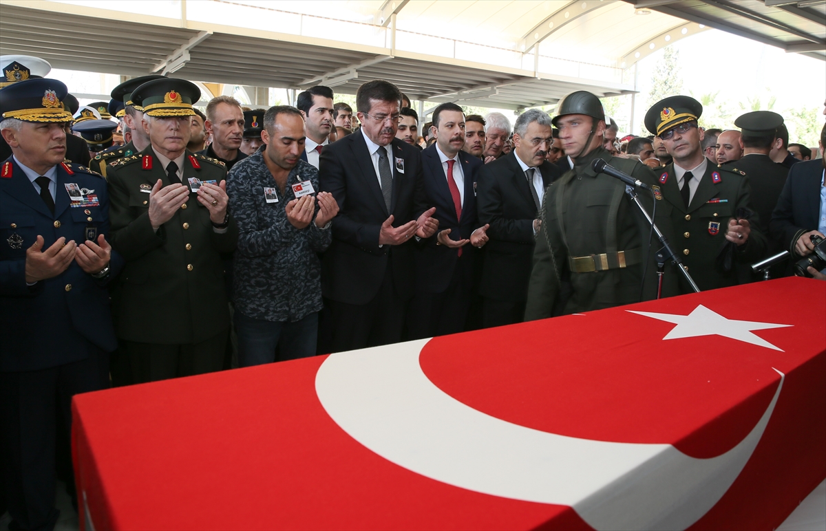 İzmir şehidini uğurladı