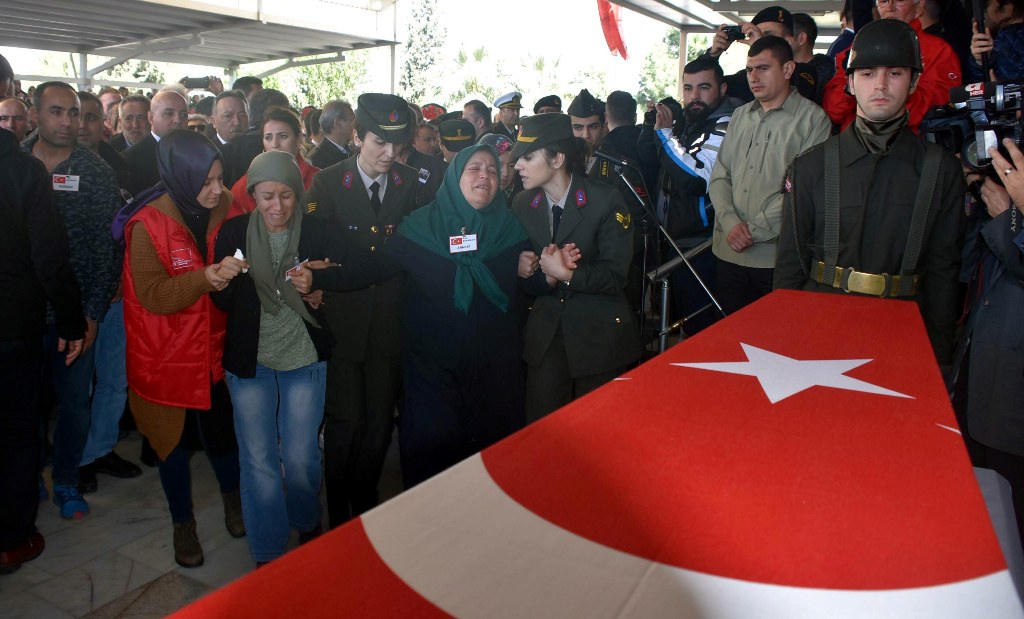 İzmir şehidini uğurladı