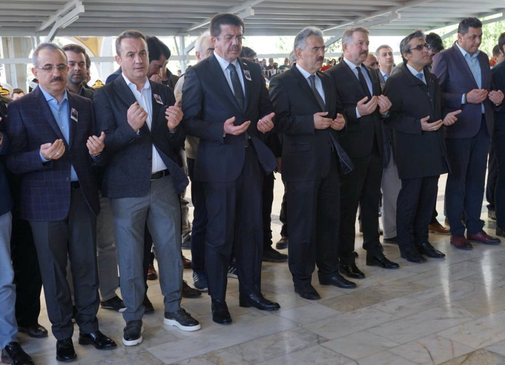 İzmir şehidini uğurladı