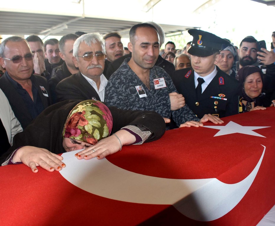 İzmir şehidini uğurladı