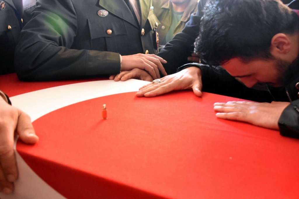 İzmir şehidini uğurladı