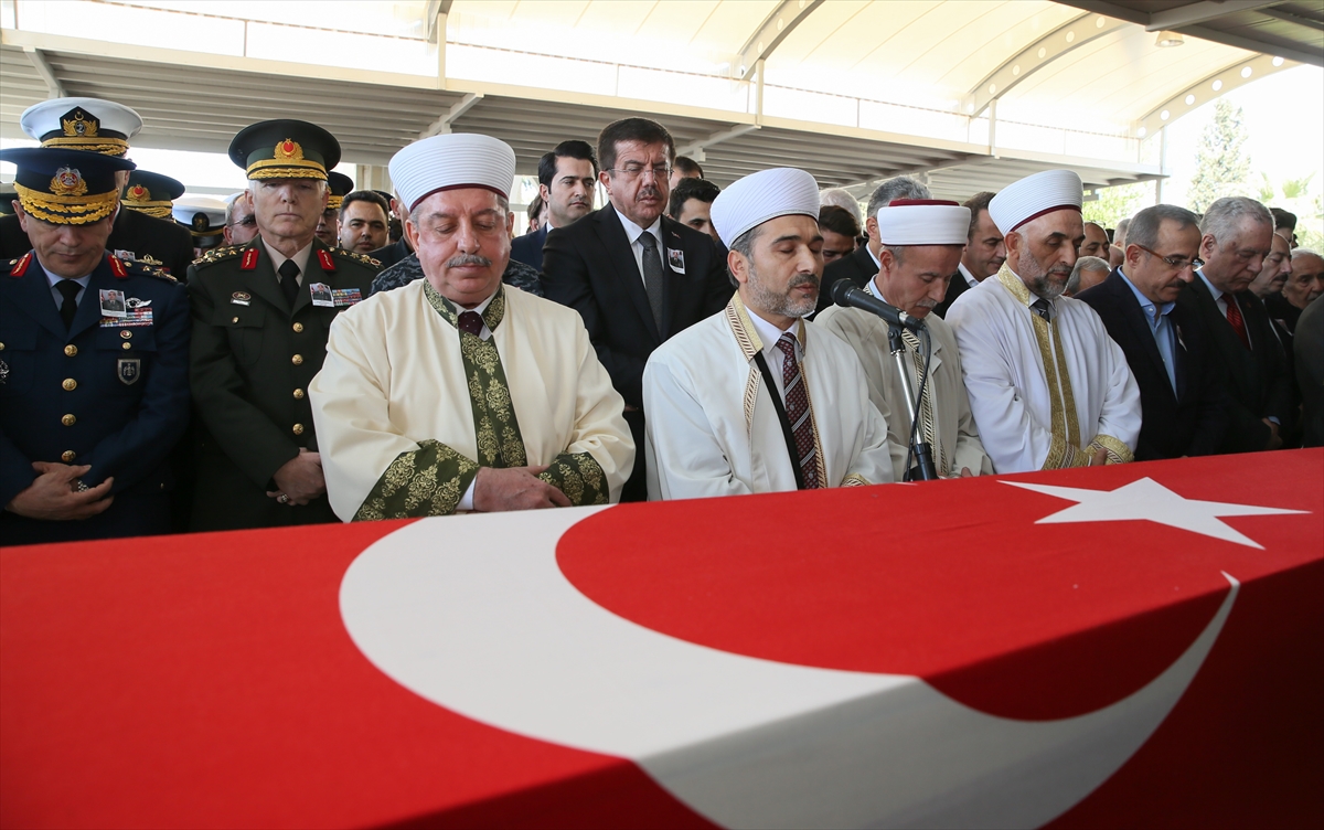 İzmir şehidini uğurladı