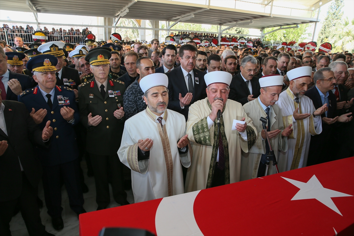 İzmir şehidini uğurladı