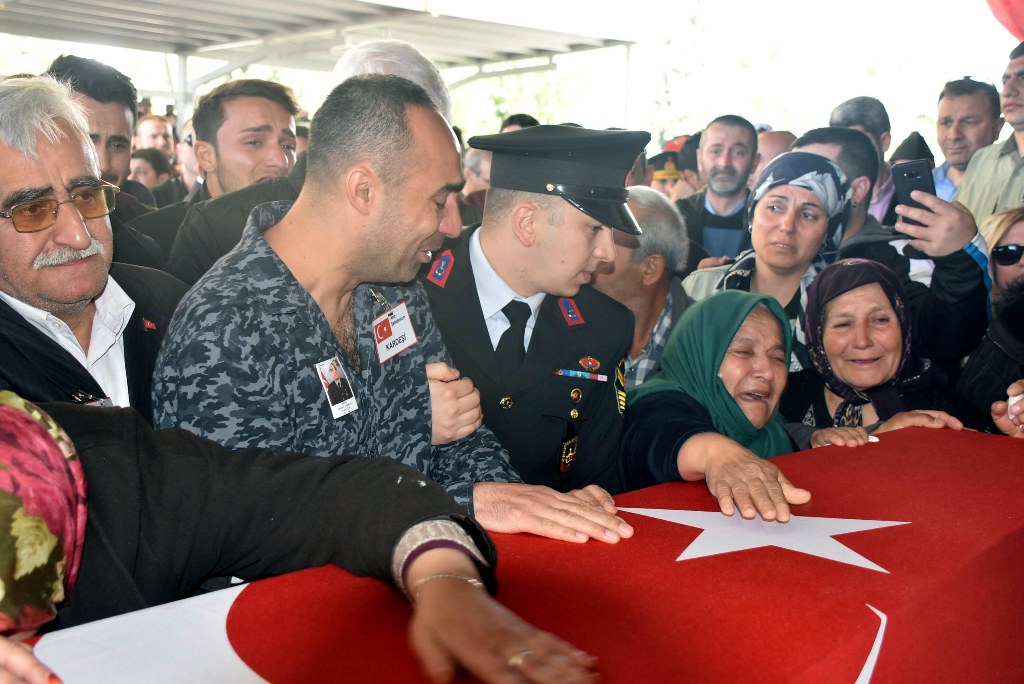 İzmir şehidini uğurladı